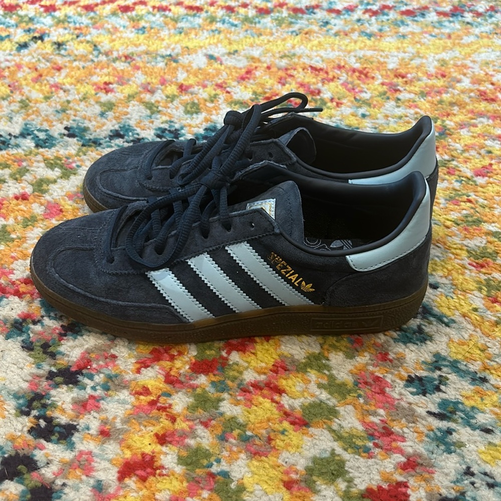 Adidas Spezial low tops, unisex // women’s 8